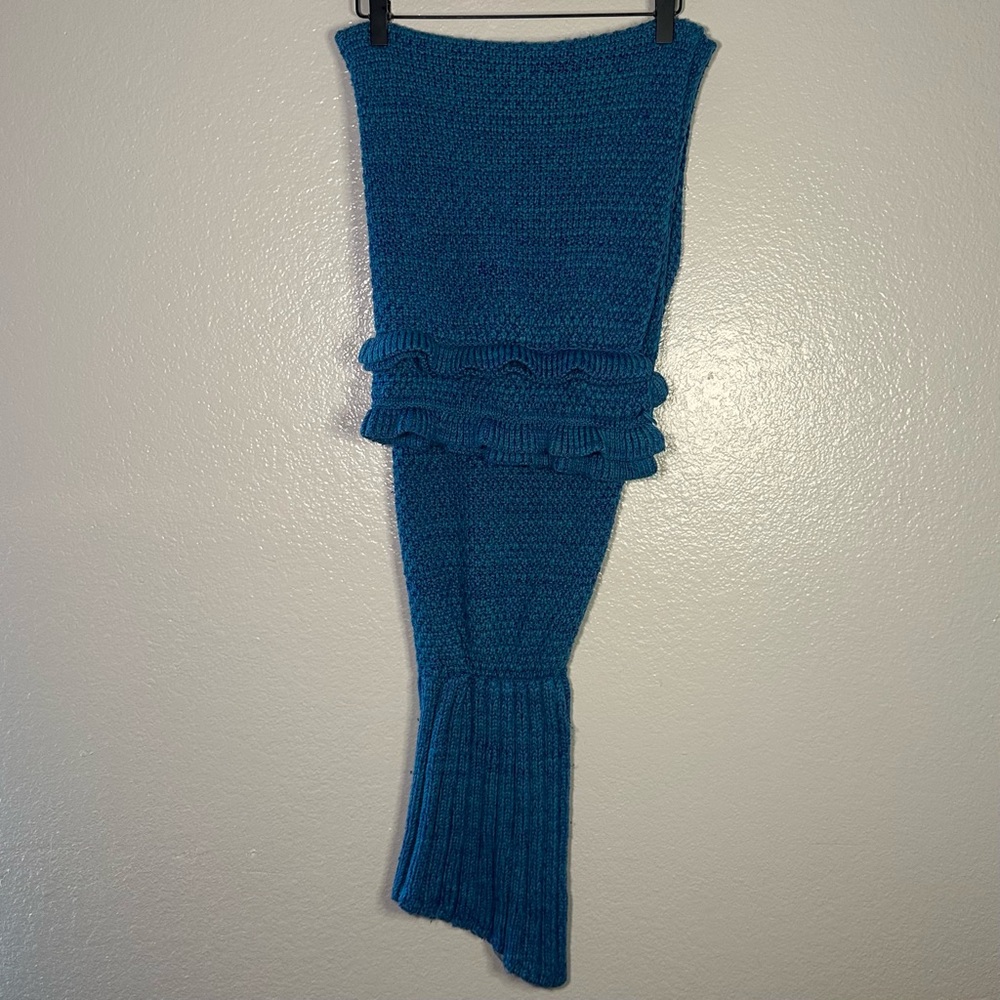 Mermaid Knit Tail Throw Blanket in Celestial Blue and Lavender